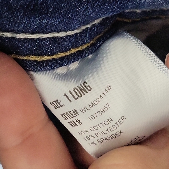 2 pairs Wallflower jeans - Picture 9 of 11